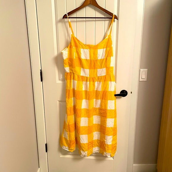 Yellow dress - Picture 1 of 4